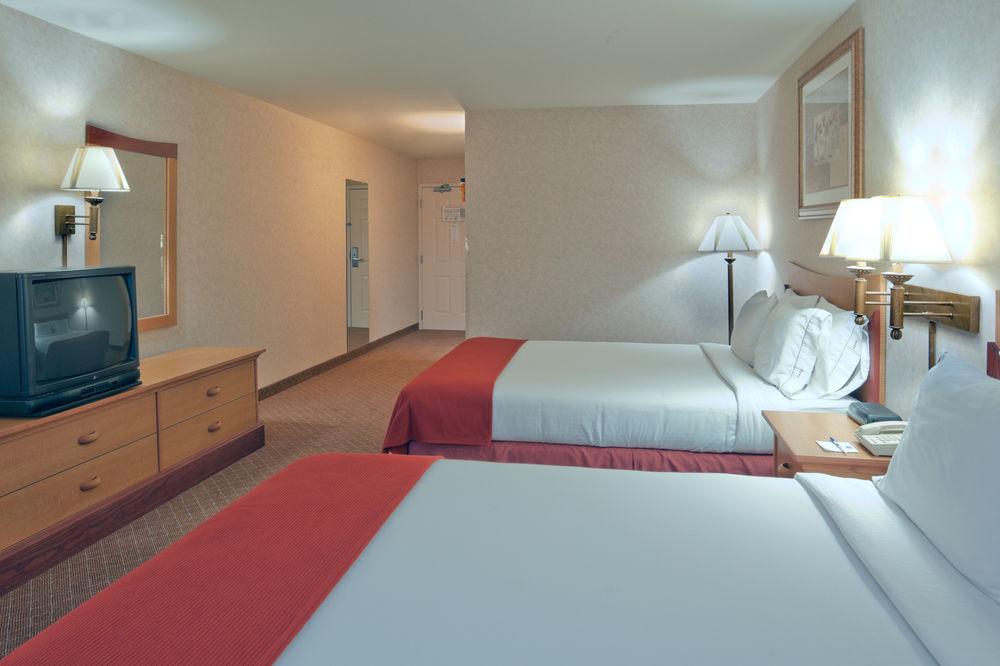 Express & By Ihg