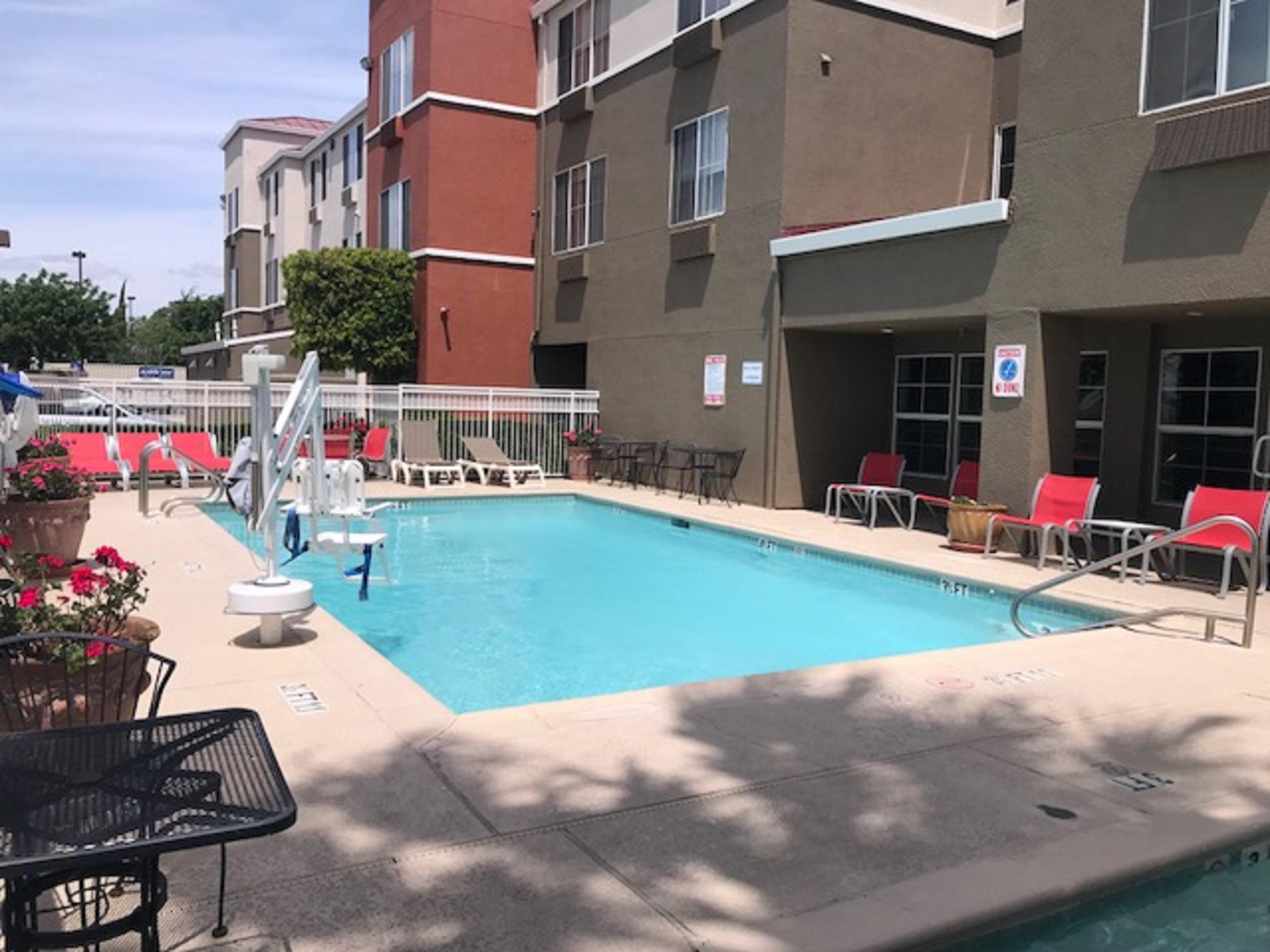 Hotel Express & By Ihg Tracy