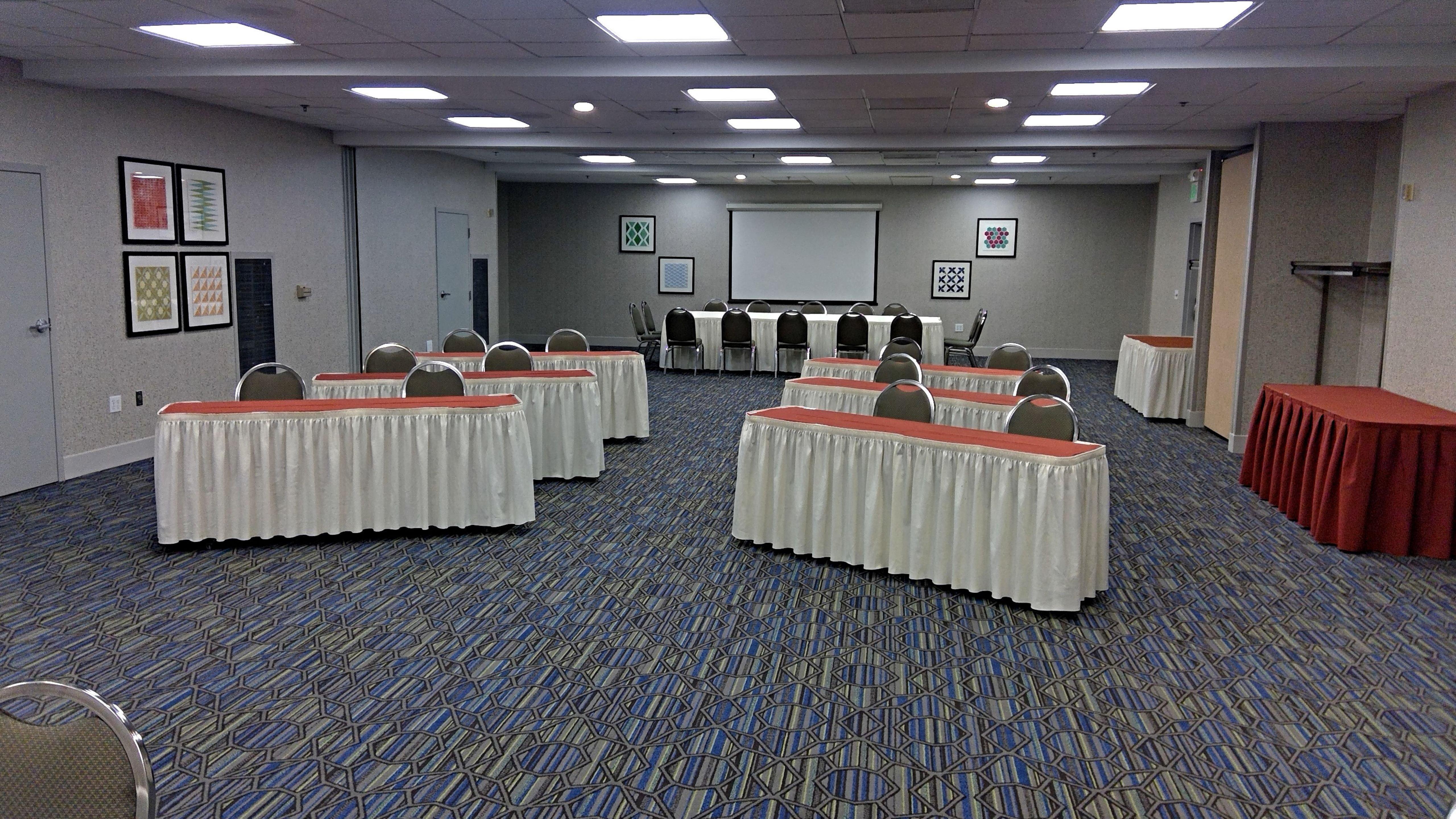 Hotel Express & By Ihg Tracy